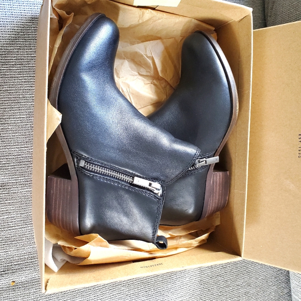 Lucky Brand ankle boots